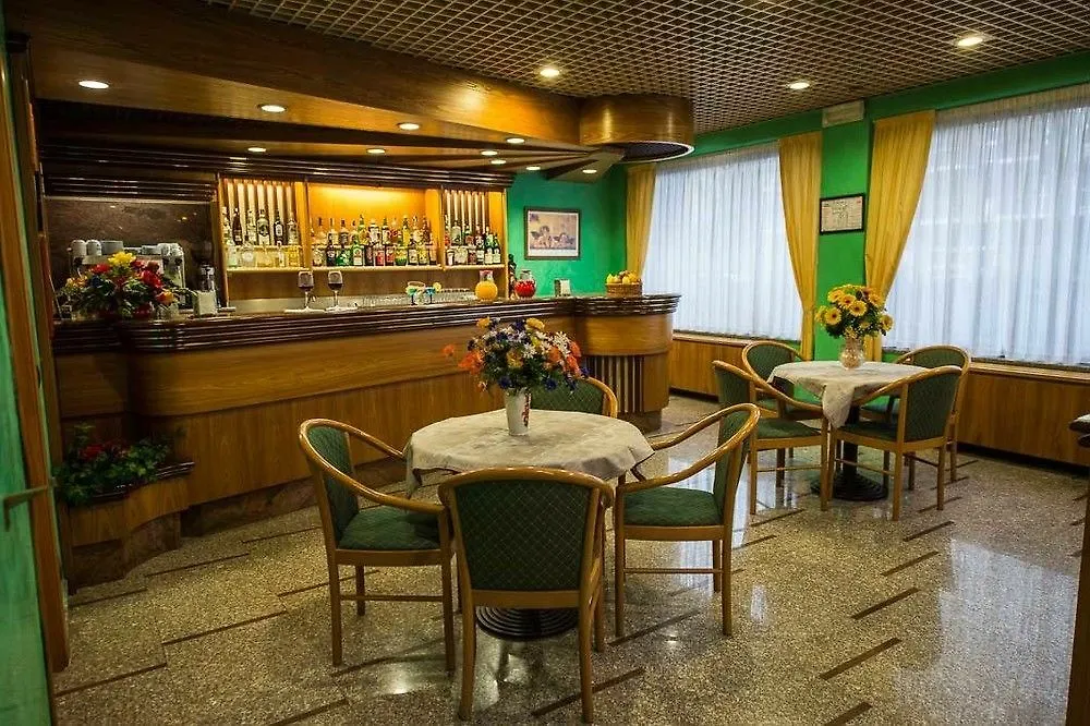 Hotel Domenichino Mediolan 3*,  Włochy