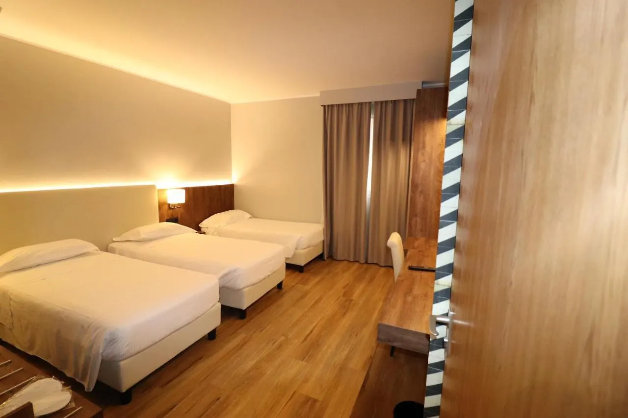 מילאנו Hotel Domenichino